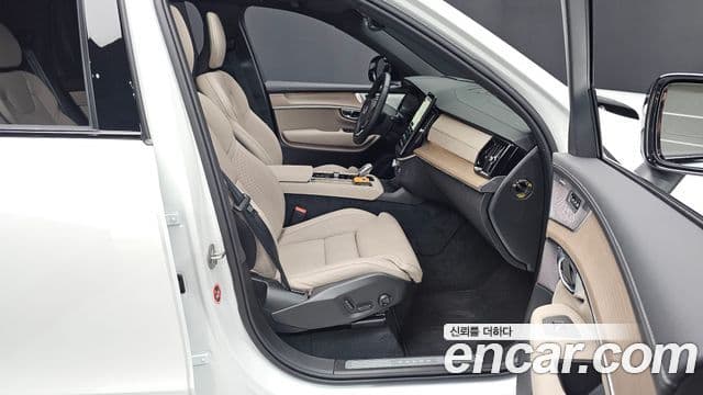 Volvo XC90 2025 — Photo 11/35