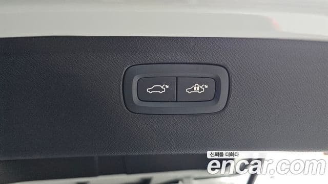 Volvo XC90 2025 — Photo 29/35