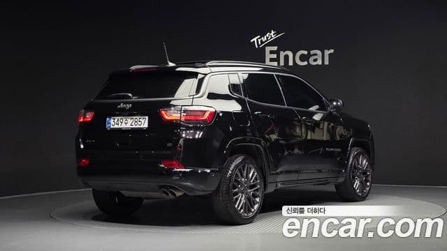 Jeep Compass 2022 — Photo 12/20