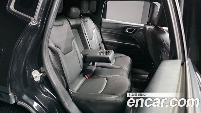 Jeep Compass 2022 — Photo 19/20