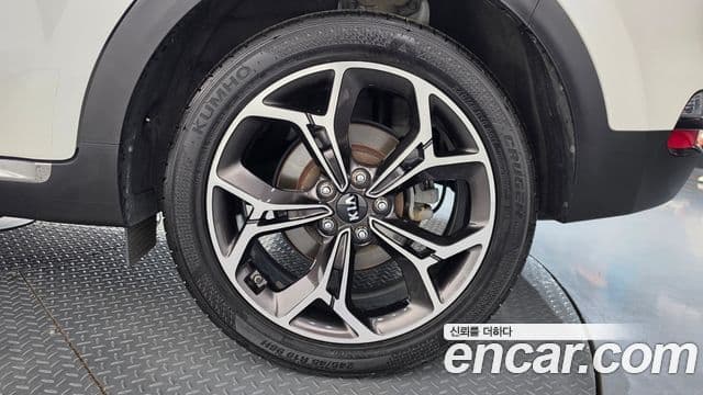 Kia Sportage The Bold 2020 — ფოტო 23/32