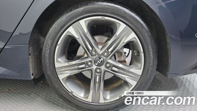 Kia K5 2021 — Şəkil 10/33