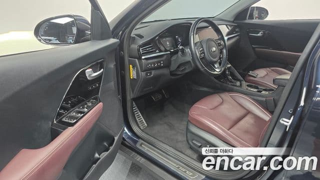 Kia Niro 2020 — Фото 8/20