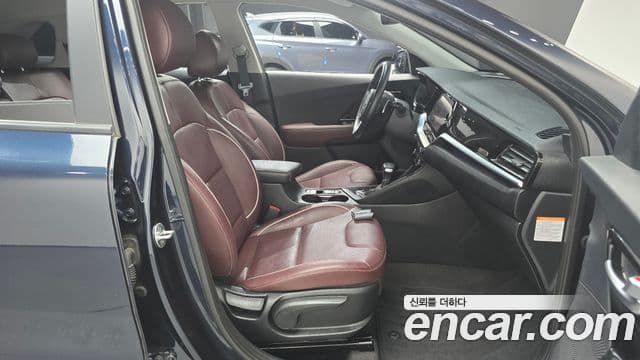 Kia Niro 2020 — Фото 11/20