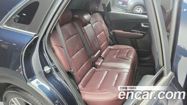 Kia Niro 2020 — Фото 12/20