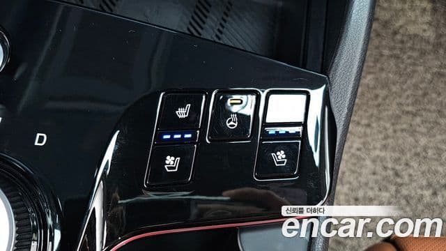 Kia Sportage 2023 — ფოტო 8/35