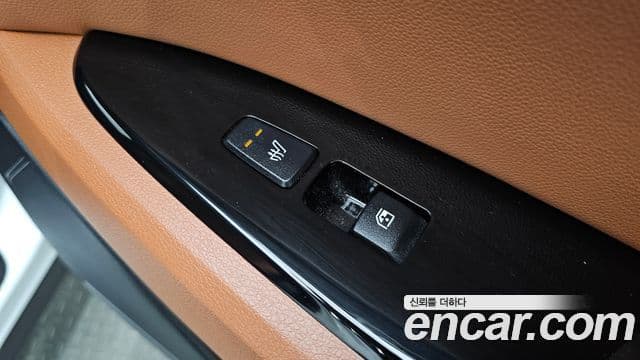 Kia Sportage 2023 — ფოტო 17/35