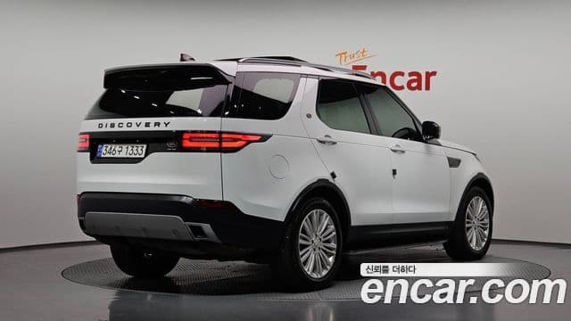 Land Rover Discovery 5 2018 — Şəkil 31/36