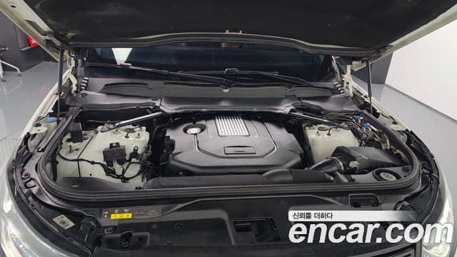 Land Rover Discovery 5 2018 — Şəkil 20/36