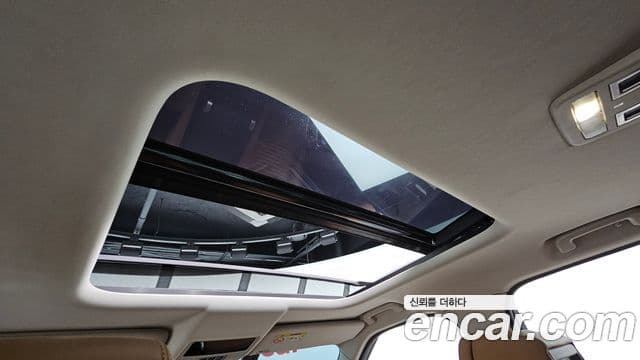 Land Rover Discovery 5 2018 — Şəkil 7/36
