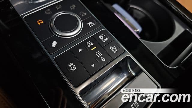 Land Rover Discovery 5 2018 — Şəkil 34/36
