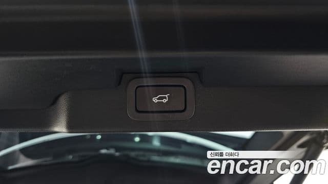 Land Rover Discovery 5 2018 — Şəkil 23/36