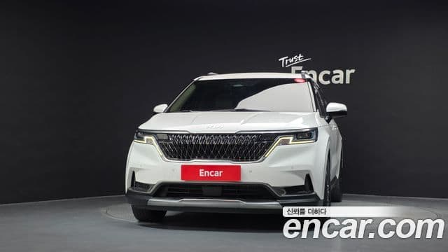 Kia Carnival 2023 — Фото 2/20