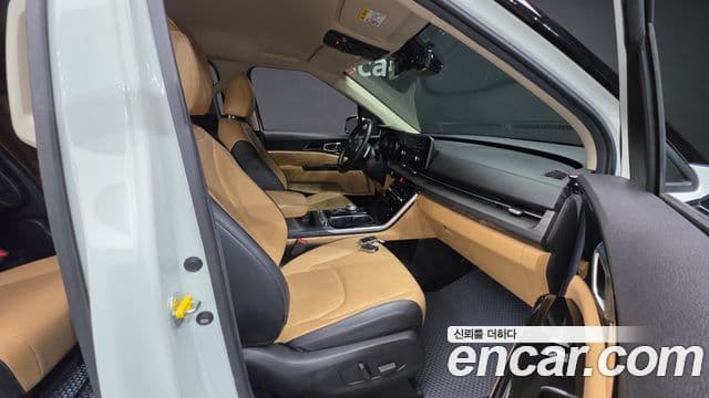 Kia Carnival 2023 — Фото 8/20