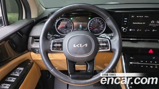 Kia Carnival 2023 — Фото 13/20