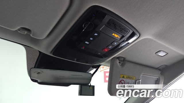 Kia Carnival 2025 — Фото 18/20
