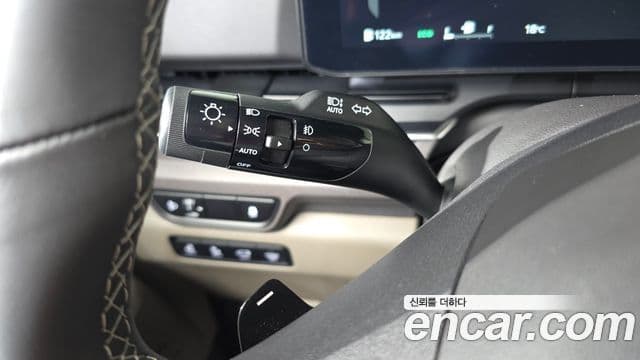 Kia Carnival 2025 — ფოტო 21/30