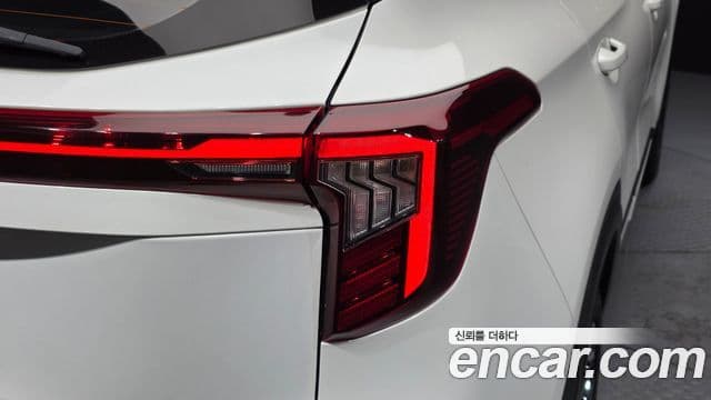 Kia Seltos 2022 — ფოტო 33/40