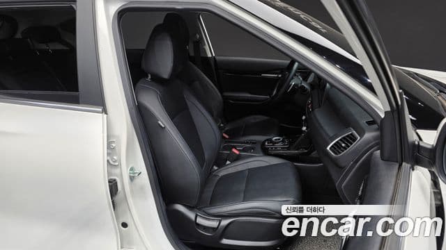 Kia Seltos 2022 — ფოტო 28/40
