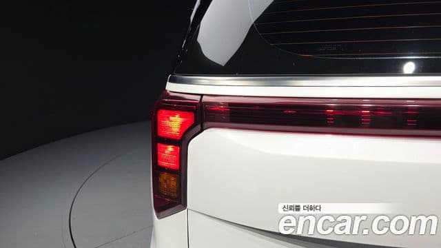 Kia Carnival 2024 — ფოტო 30/34