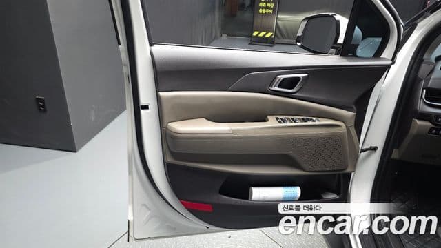 Kia Carnival 2024 — ფოტო 8/34