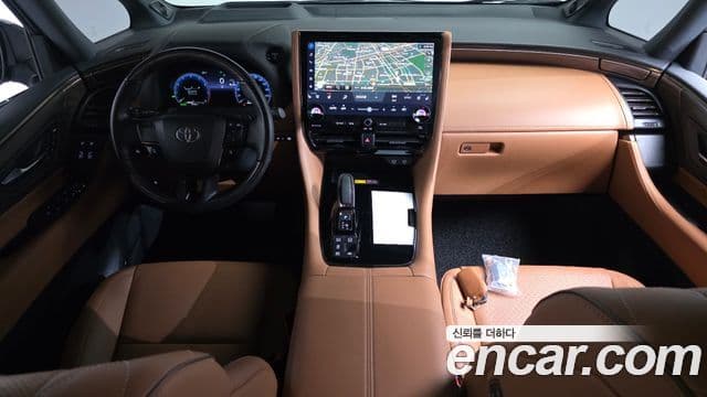 Toyota Alphard 2025 — Photo 24/44