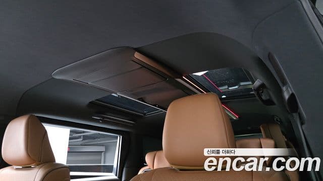 Toyota Alphard 2025 — Photo 28/44