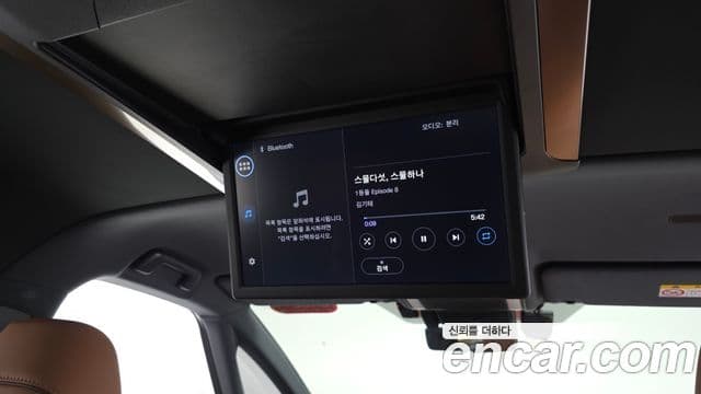 Toyota Alphard 2025 — Photo 32/44