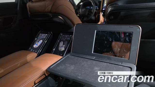 Toyota Alphard 2025 — Photo 9/44