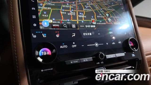 Toyota Alphard 2025 — Photo 11/44