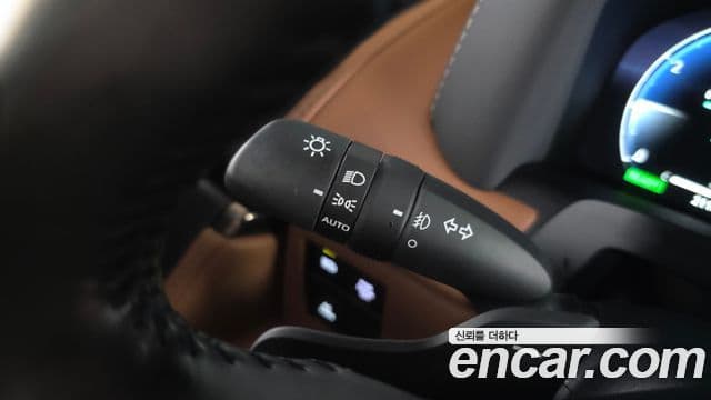 Toyota Alphard 2025 — Photo 41/44