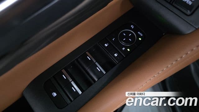 Toyota Alphard 2025 — Photo 18/44
