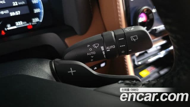 Toyota Alphard 2025 — Photo 27/44