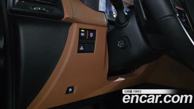 Toyota Alphard 2025 — Photo 34/44
