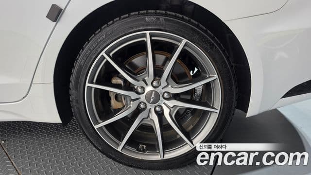 Genesis G70 2021 — ფოტო 21/34