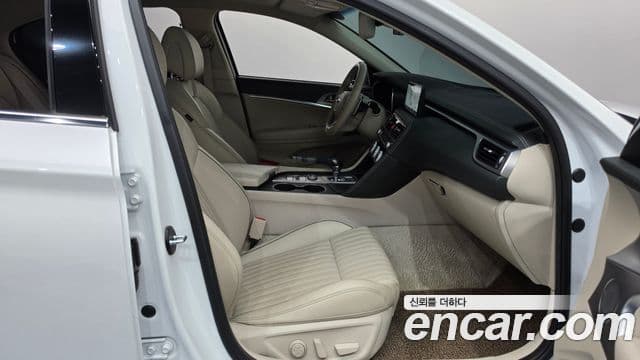 Genesis G70 2021 — ფოტო 14/34