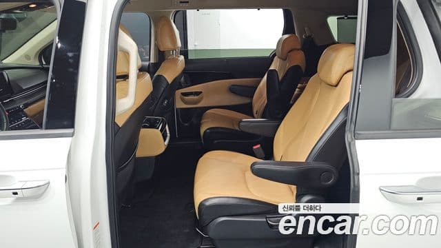 Kia Carnival 2022 — Фото 12/20