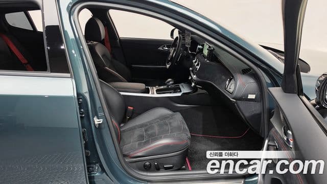 Kia Stinger Meister 2022 — Photo 34/37