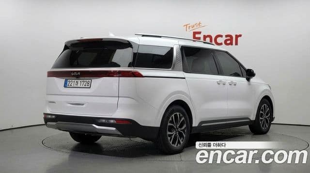 Kia Carnival 2023 — Фото 2/20