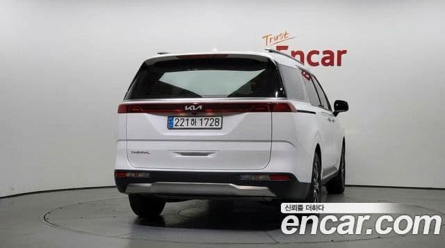 Kia Carnival 2023 — Фото 4/20