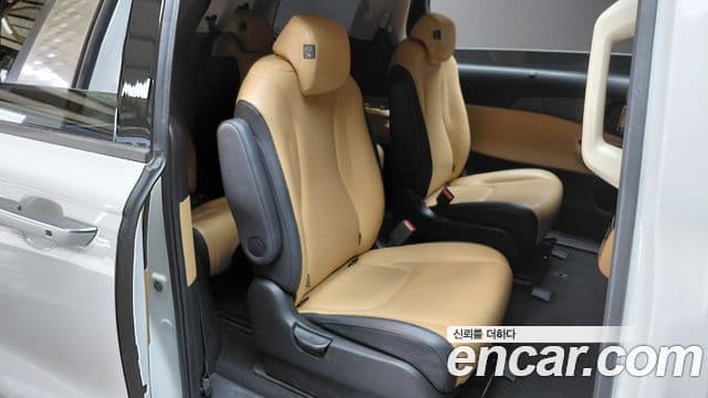 Kia Carnival 2023 — Фото 11/20