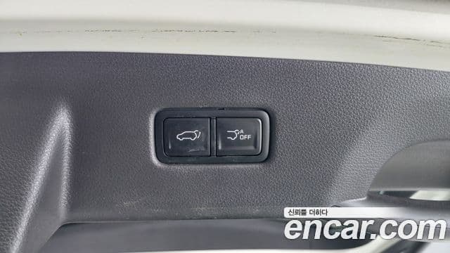 Kia Carnival 2023 — Фото 17/20
