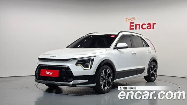 Kia Niro 2022 — Фото 1/20