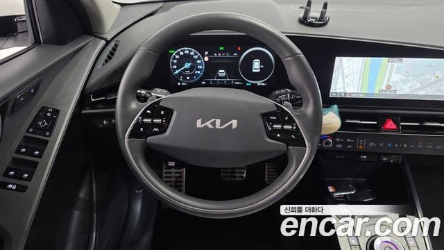 Kia Niro 2022 — Фото 13/20