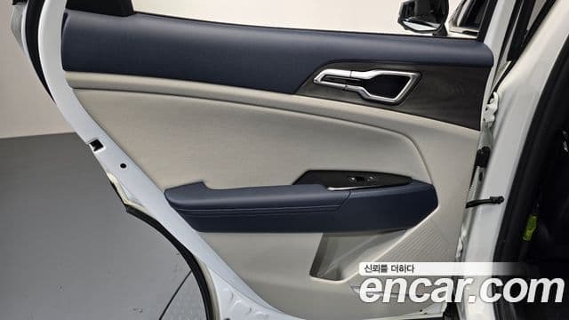 Kia Sportage 2022 — Şəkil 28/30