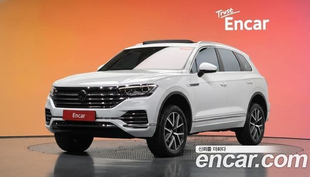 Volkswagen Touareg 2023 — ფოტო 17/29