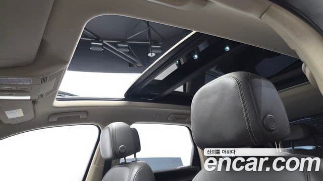 Volkswagen Touareg 2023 — ფოტო 27/29