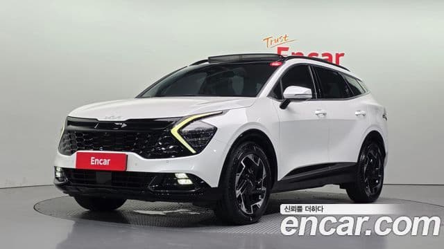 Kia Sportage 2021 — Фото 1/20