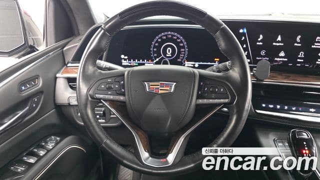 Cadillac Escalade 2021 — Photo 8/20