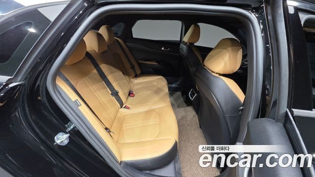 Kia K5 2023 — Photo 1/20